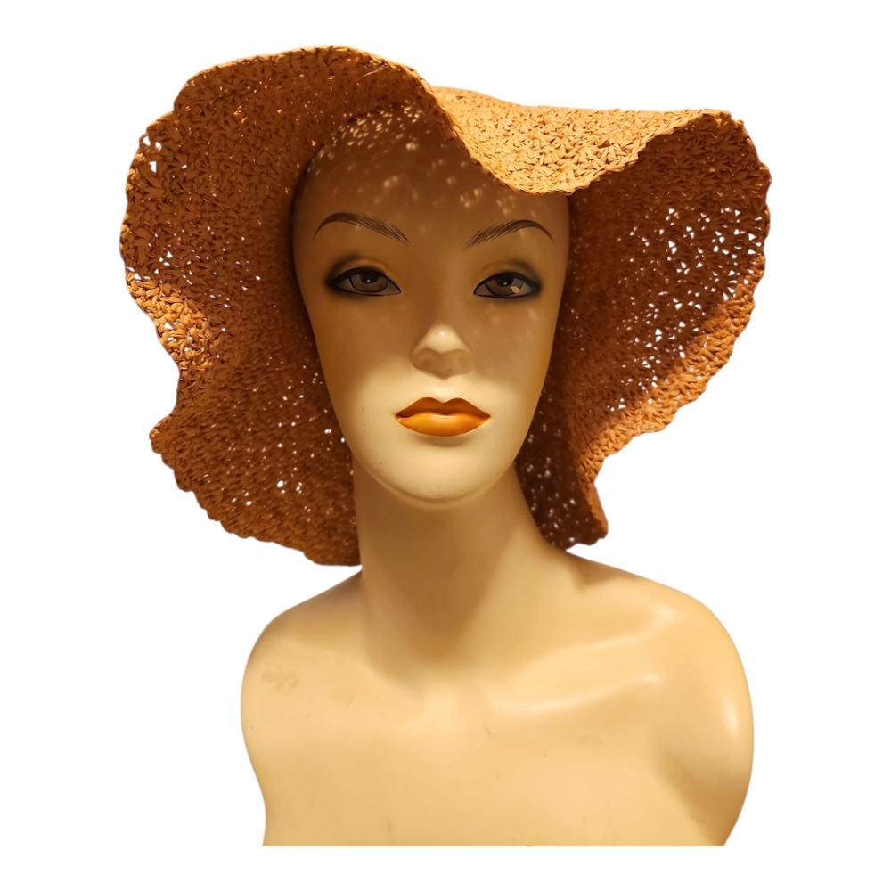 Greenpacha Crochet Puka Floral Hat NWOT